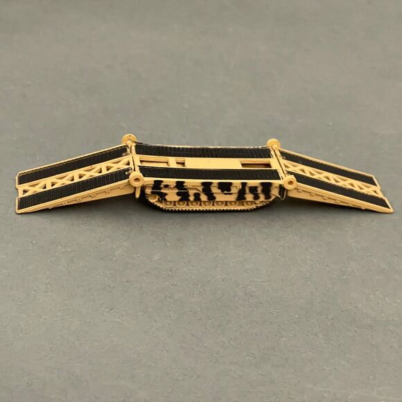 1998 LGTI Galoob Mirco Machines Military Armor Vehicle Tank Landing Bridge - Picture 1 of 7